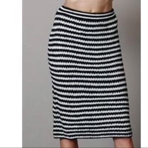 POL BLACK/WHITE STRIPED KNITTED SKIRT